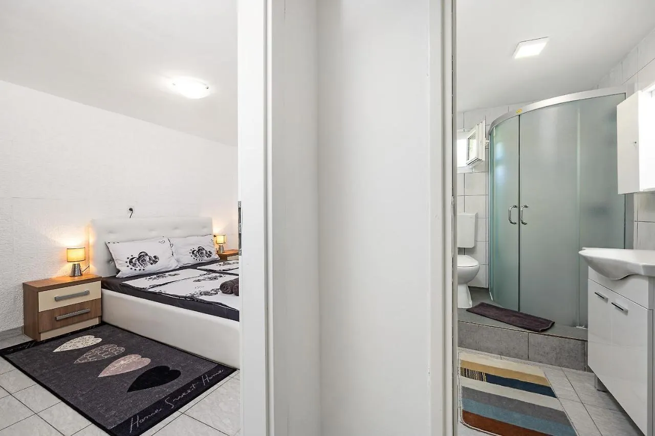 Apartment Marlera With Sea View Liznjan 0*,  Croatia