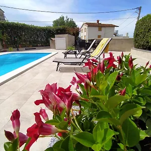 Krasa Sea View Apartmants With Pool Ližnjan